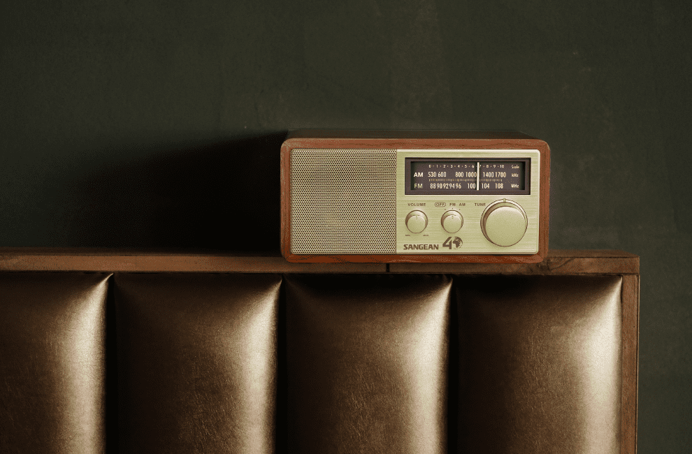Sangean WR-11SE AM/FM Table Top Radio