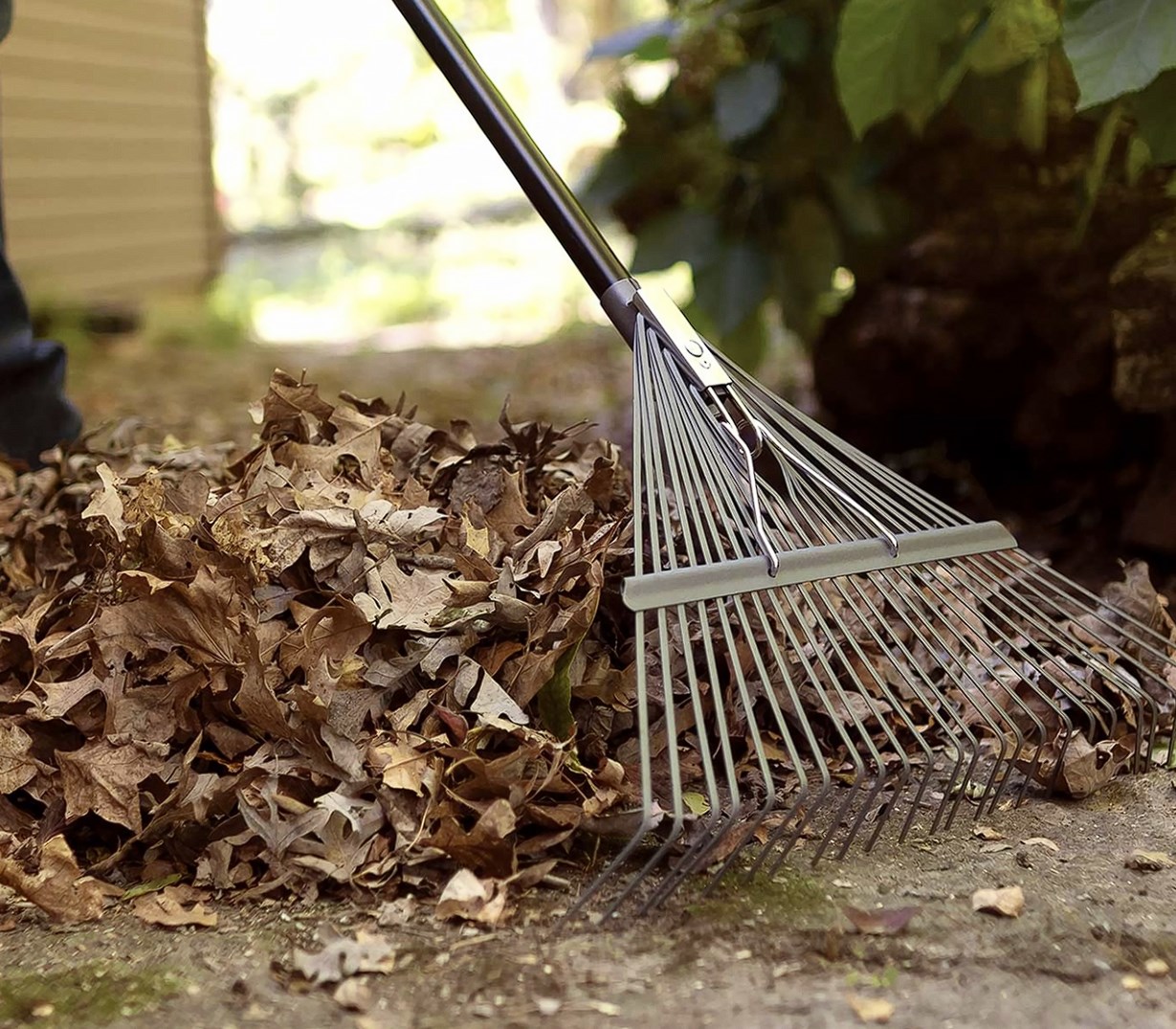 Fiskars Metal Leaf Rake