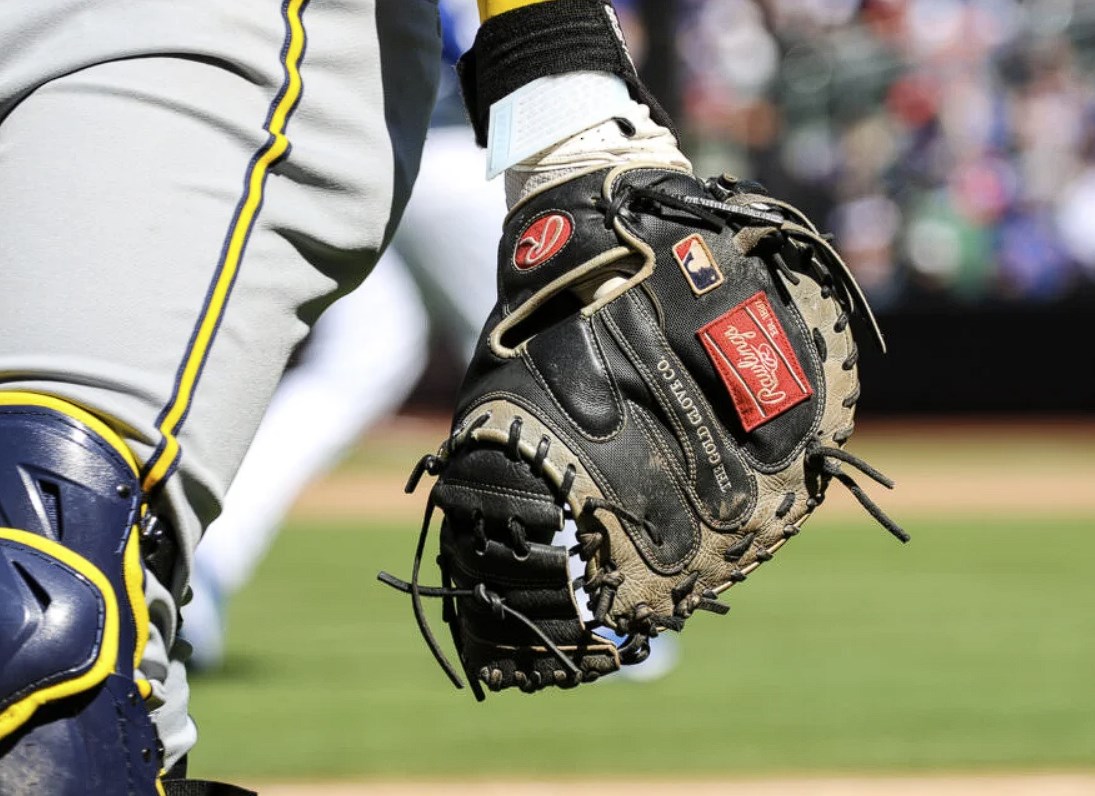 Rawlings Heart of the Hide Baseball Glove / Baseball Mitt