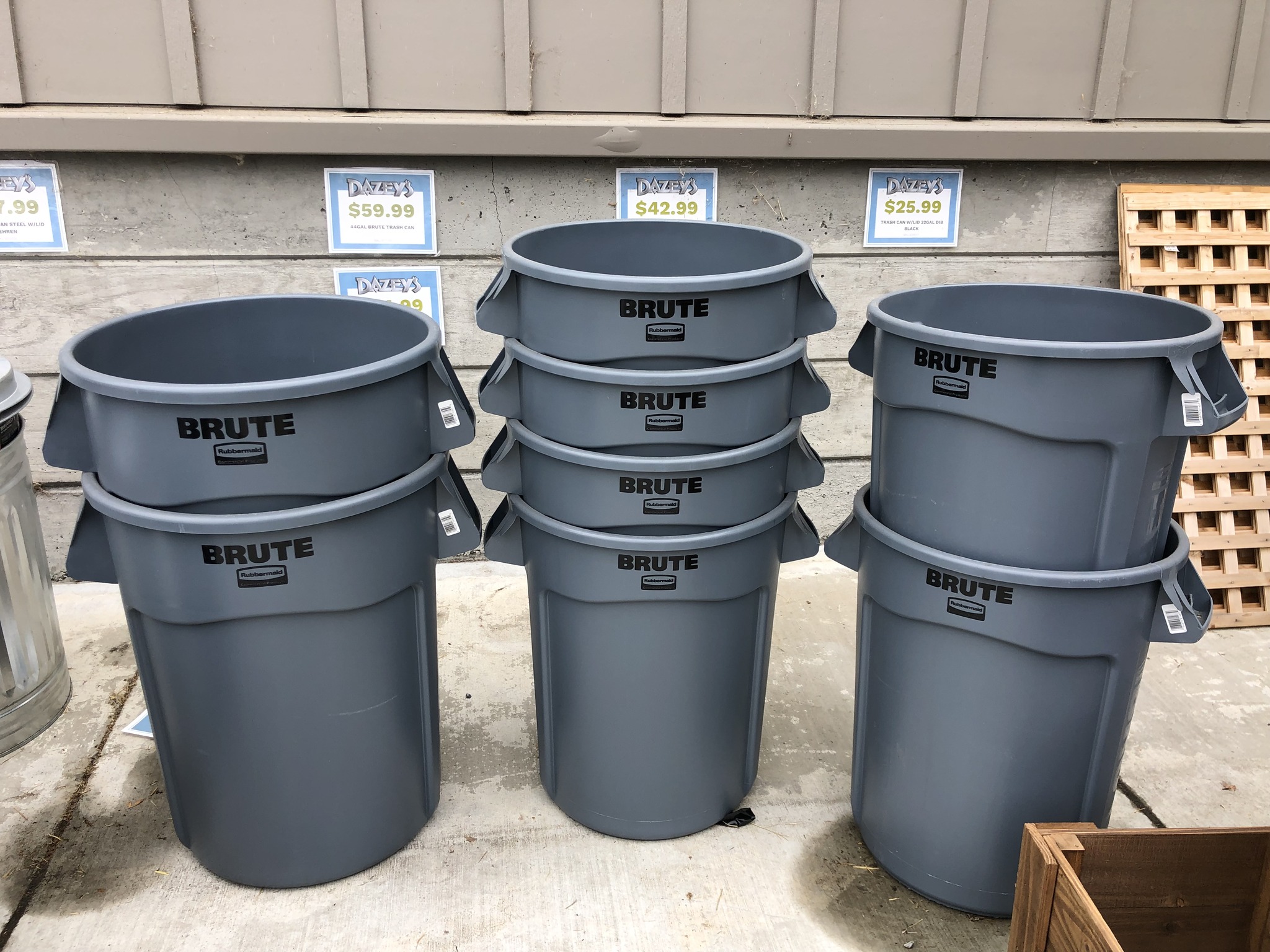 Rubbermaid Brute Outdoor Trash Cans
